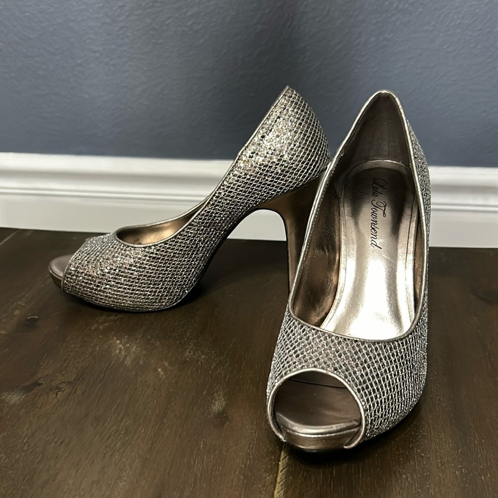 New Sparkly silver platform heels Lulu Townsend 8